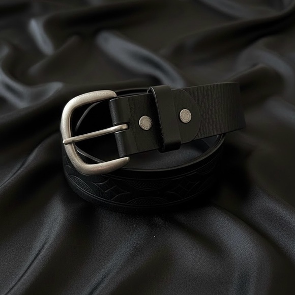 Levi’s Strauss Signature Black Embossed Leather Belt Western Boho 38/40 - Picture 4 of 4